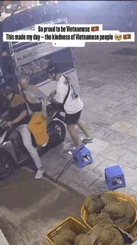 베트남에서 화제라는 한국인 모자 영상